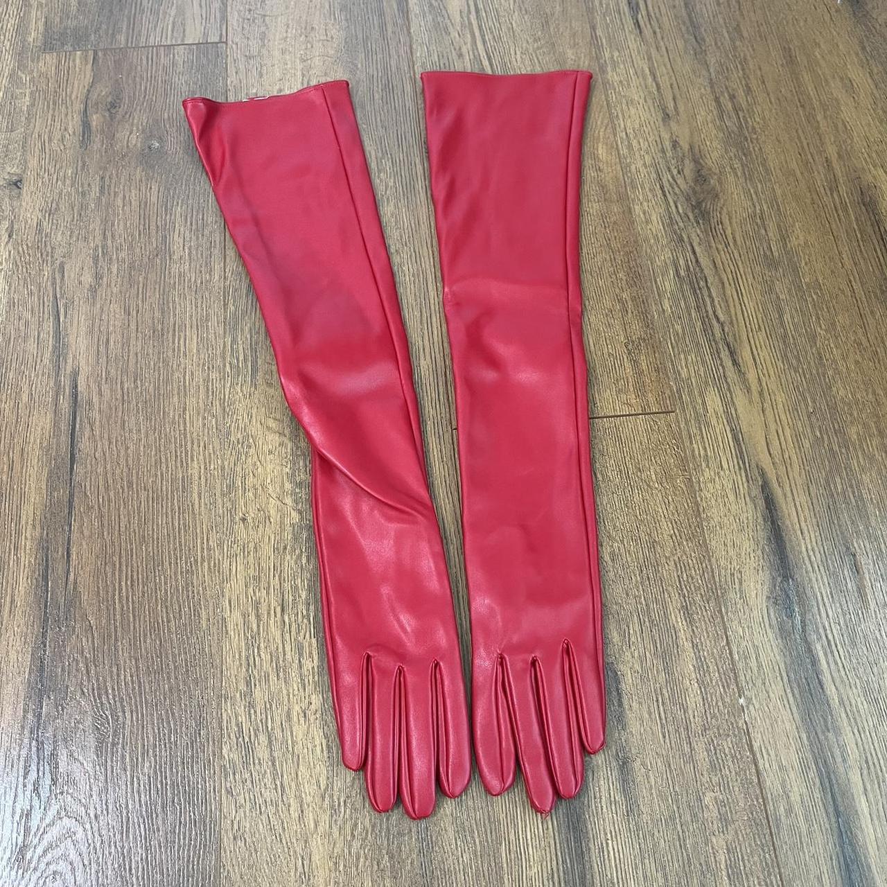 Women's Red Gloves Depop
