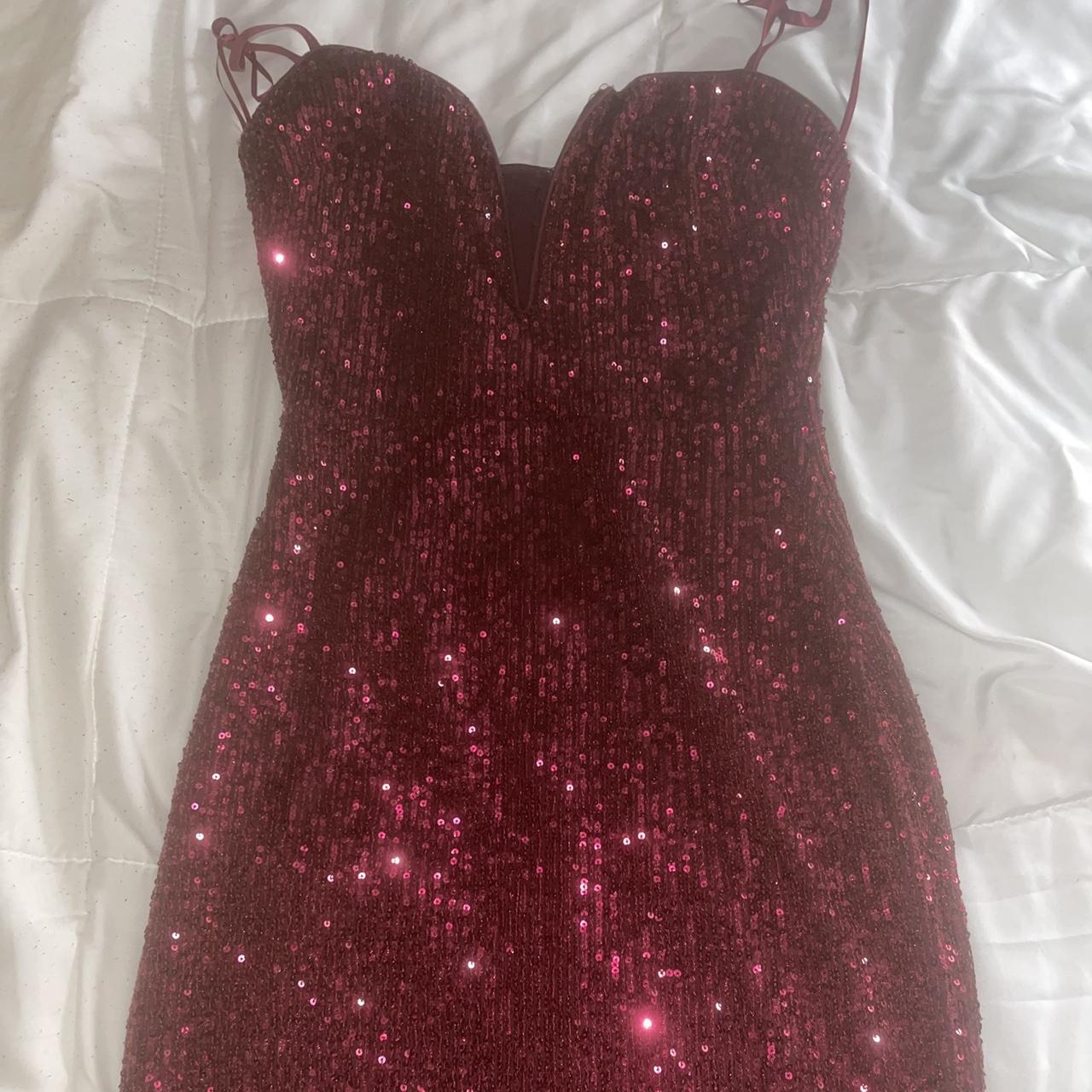 Windsor tight sequin maroon dress Size medium Only... - Depop