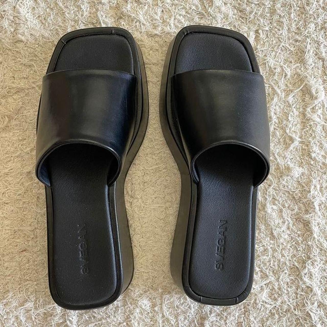 Alohas Women's Black Sandals | Depop