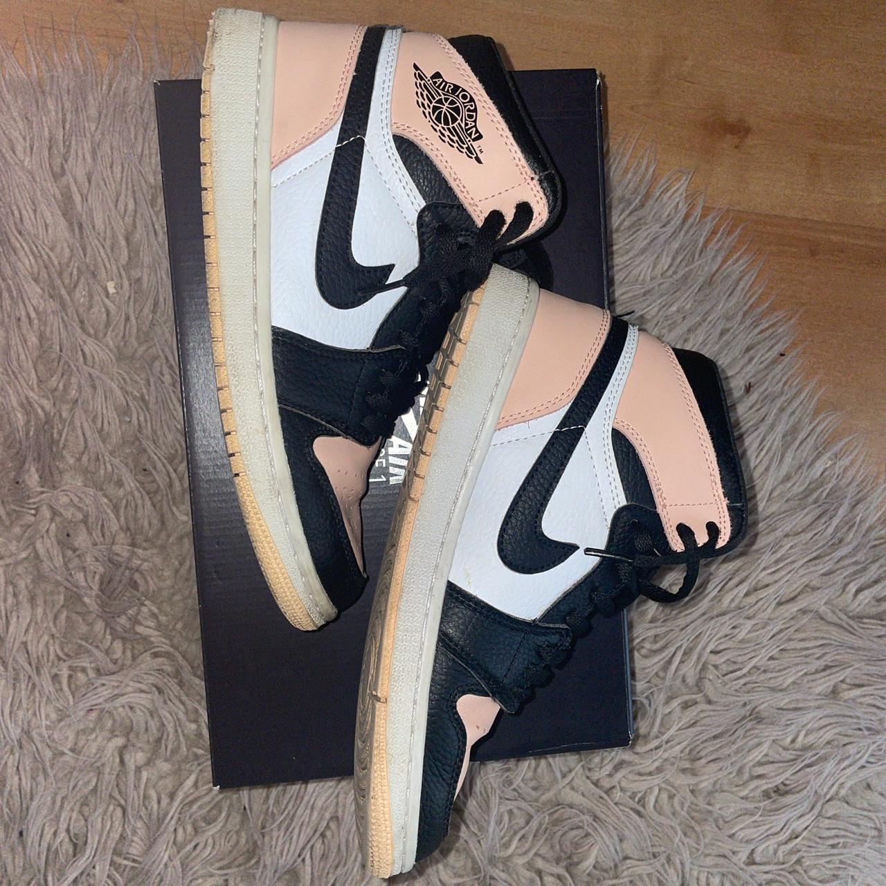 Nike Jordan 1 mid taille 38 rose saumon noir et. Depop