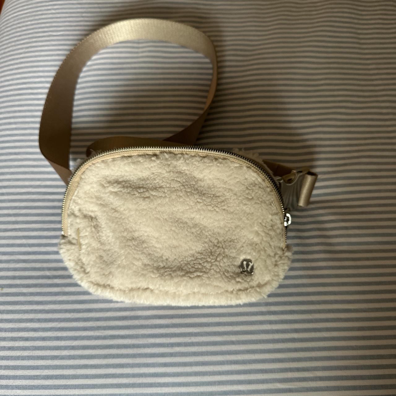 Fur lululemon belt store bag