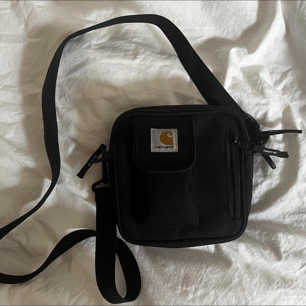 Carhartt sling bag Only worn a few times amazing... - Depop