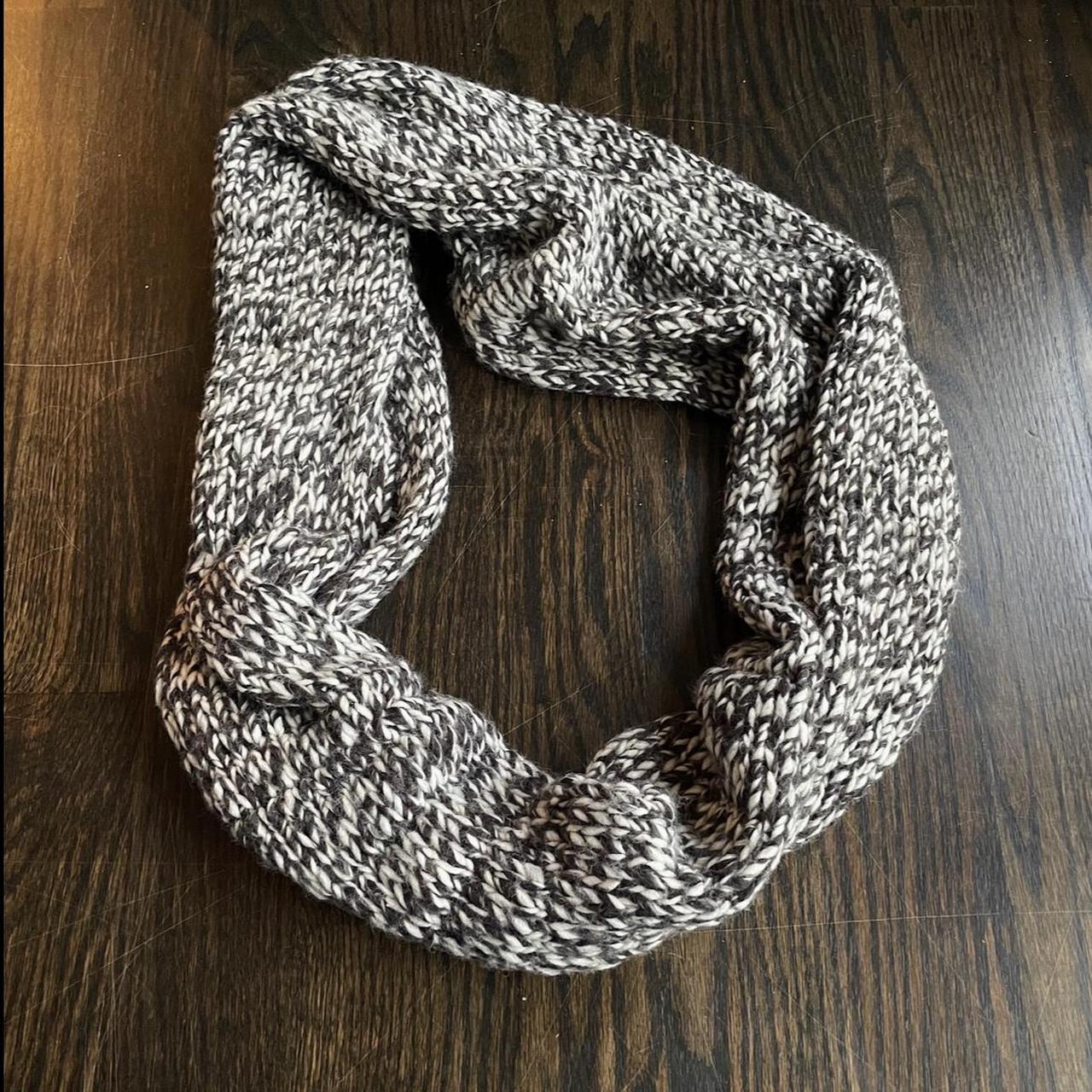 Hollister clearance infinity scarf