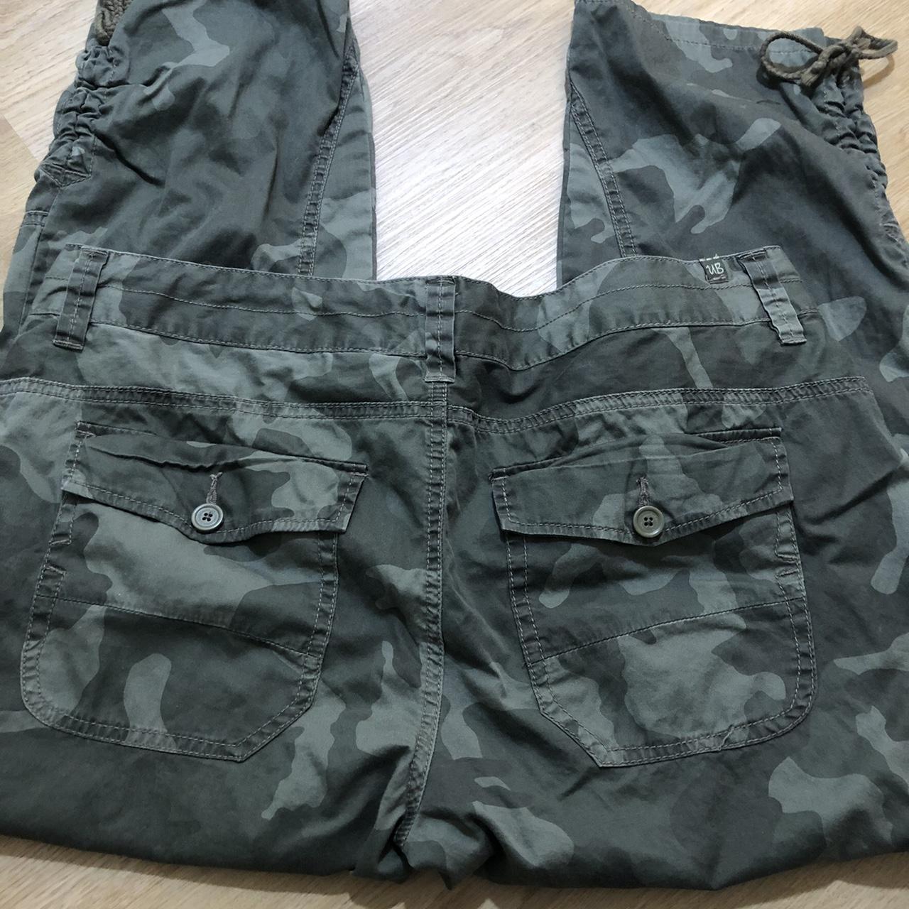 Union bay camo cargo pants. May fit more like Capris... Depop
