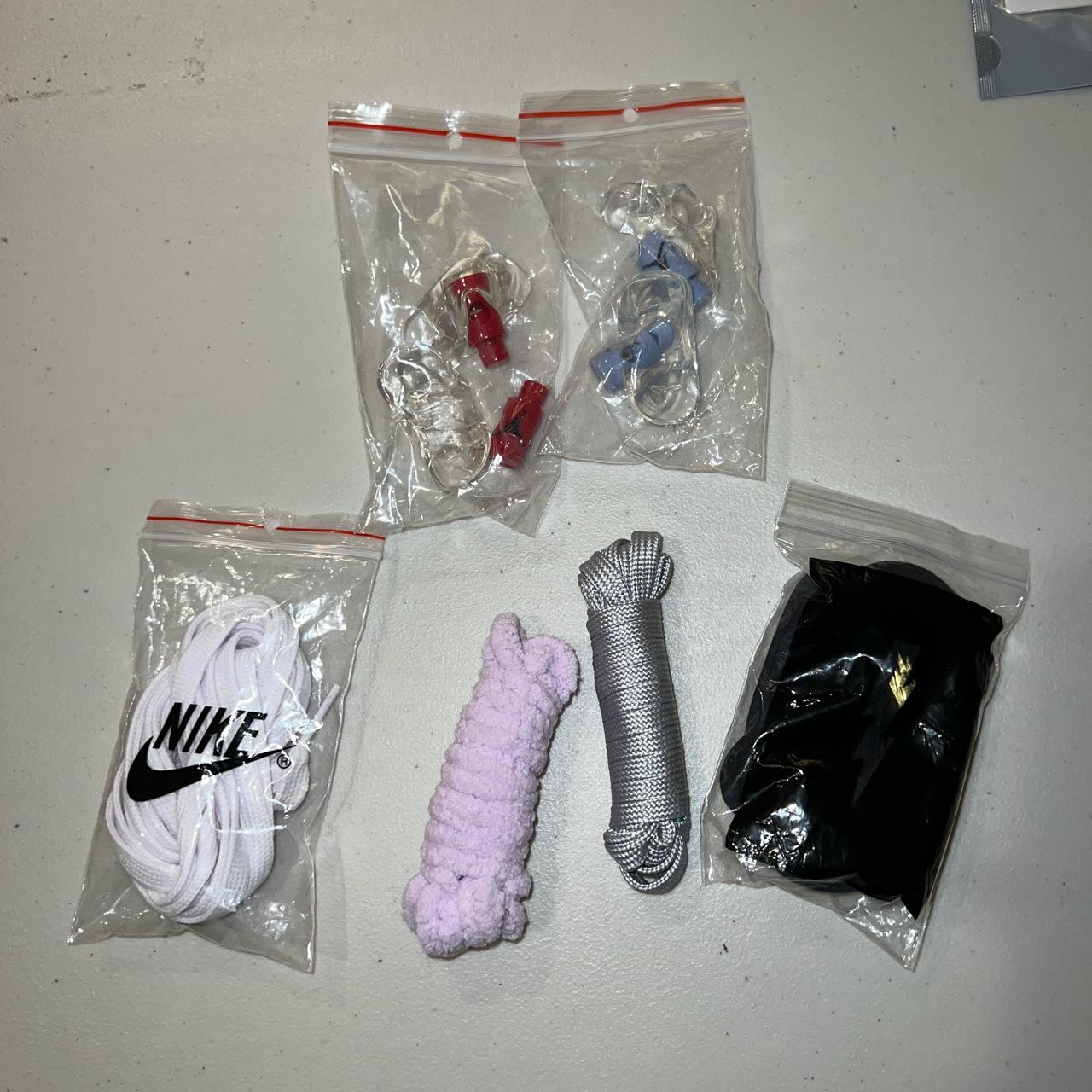 shoelace buckle nike