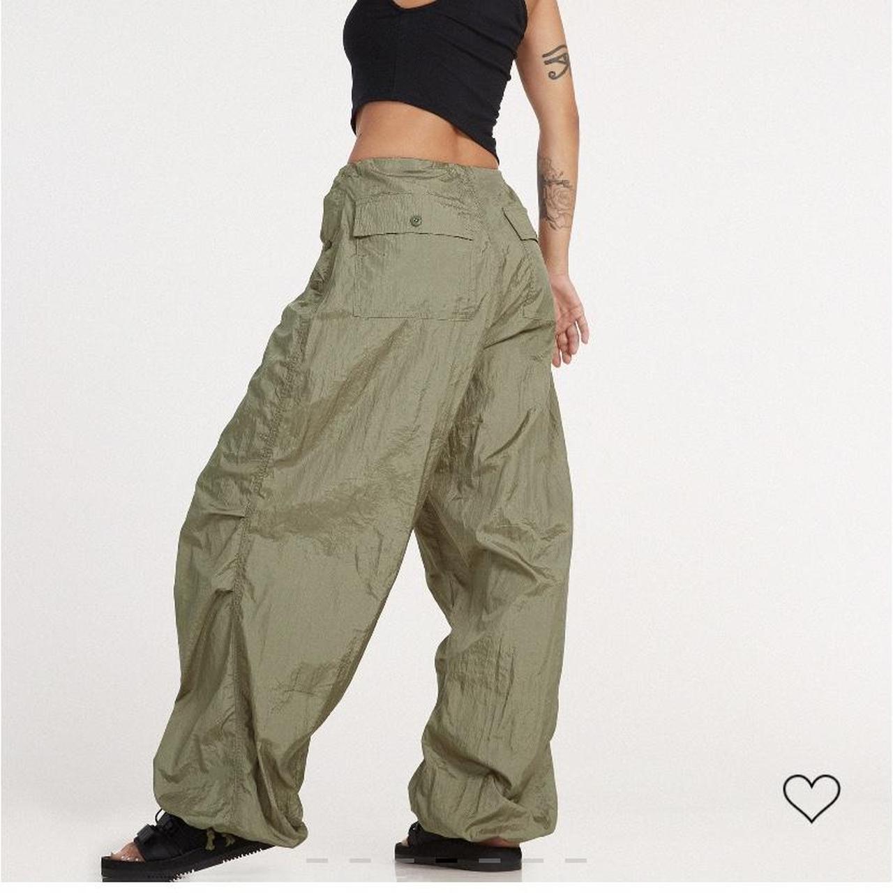 khaki parachute trousers from Motel, never worn - Depop