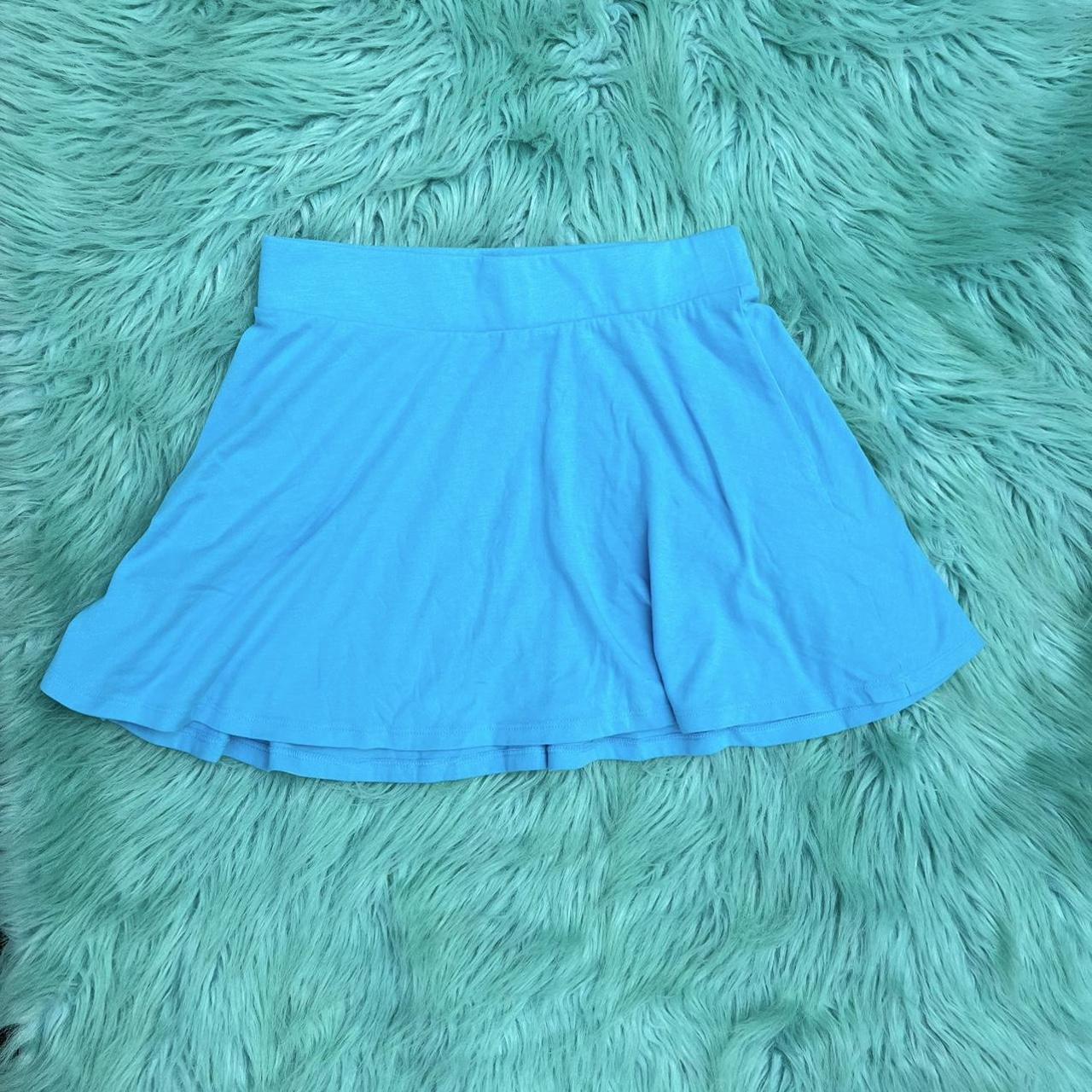 Y2k mini skirt! Super cute mini skirt I just never... - Depop