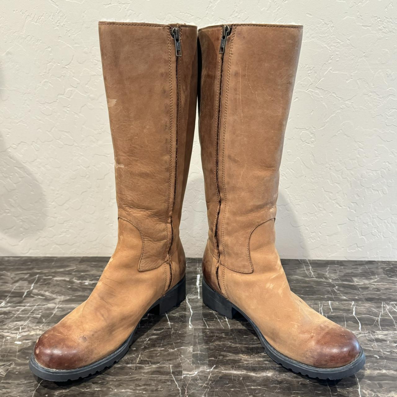 UGG Broome II Leather and Shearling Campus Style. Depop