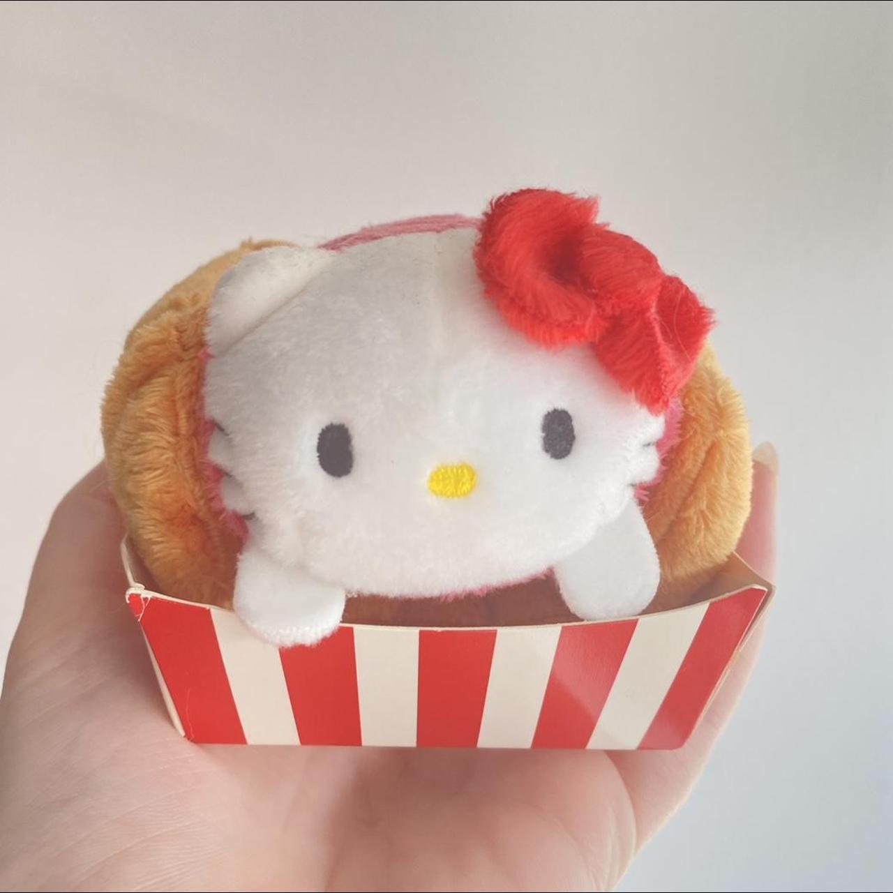 HELLO KITTY LUCKY DOG根付け・・・ミニチュアダックスフンド