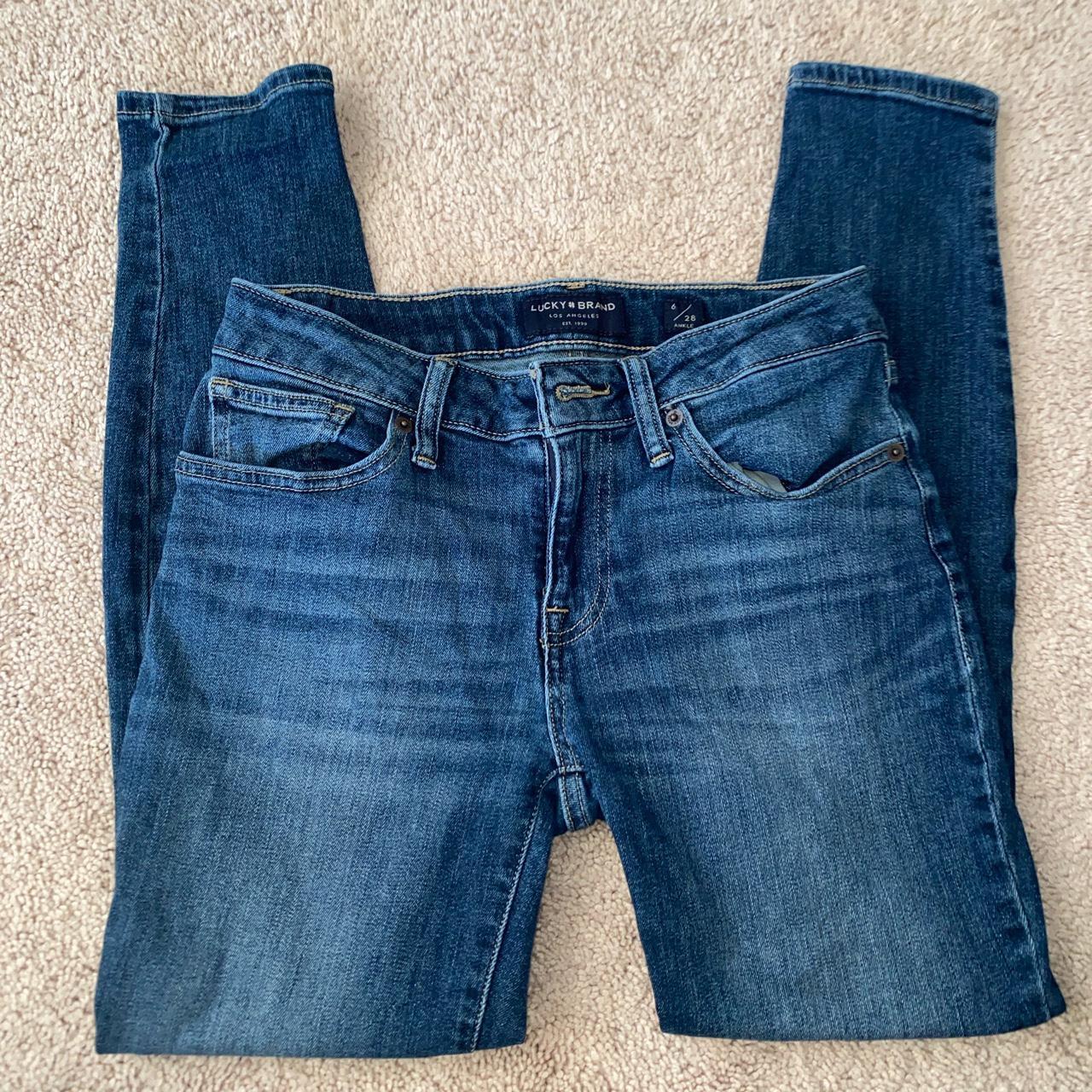 lucky brand skinny low rise jeans size 6/28 - Depop