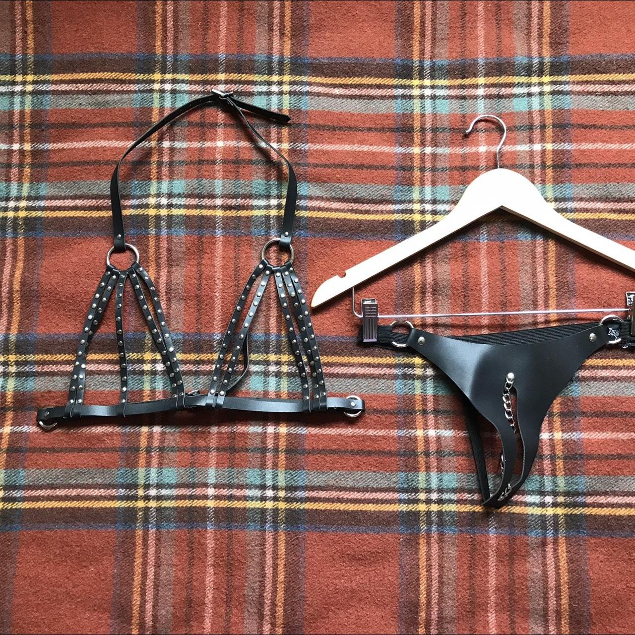 item listed by howgoesith