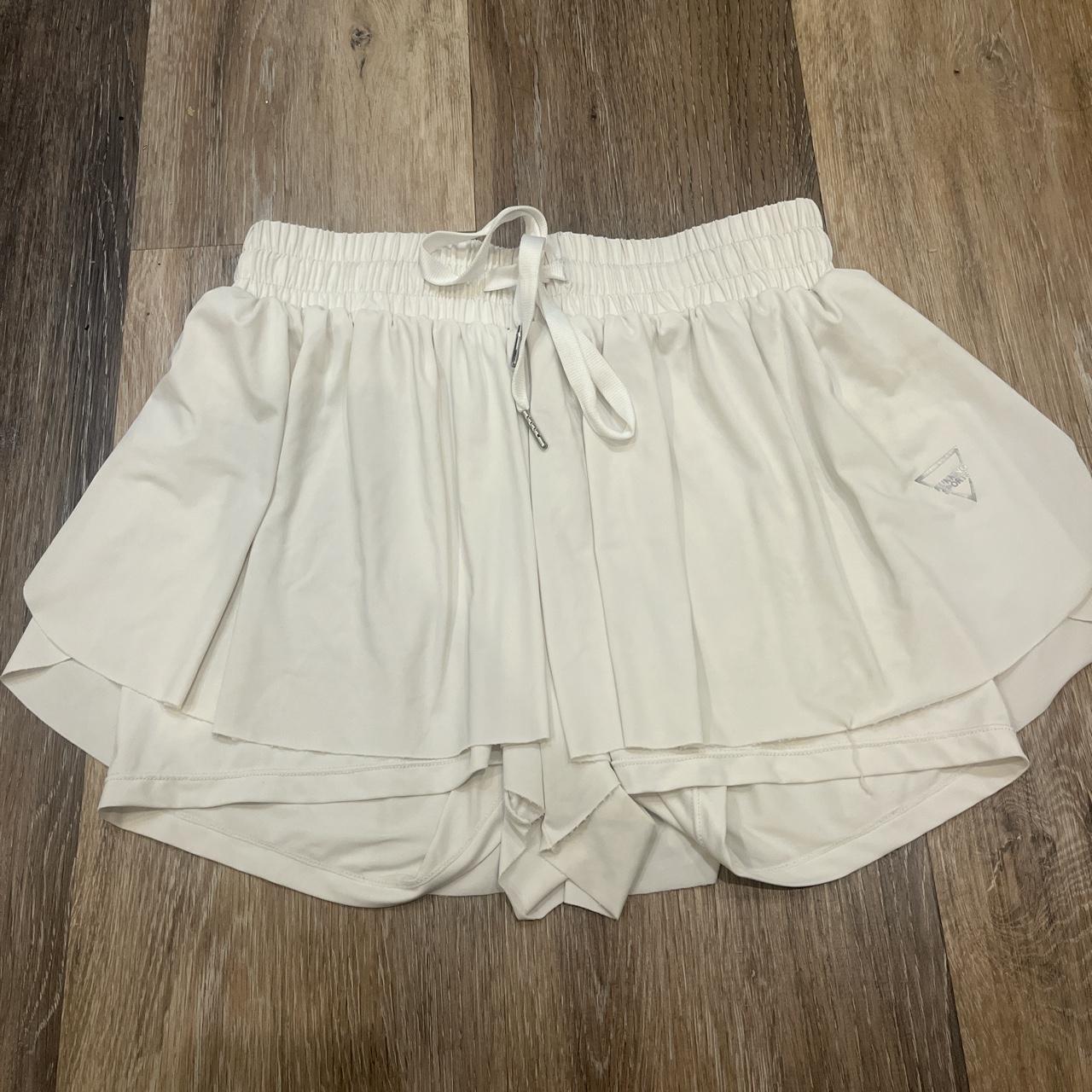 The cutest flowy shorts White Never worn Exact lulu... - Depop