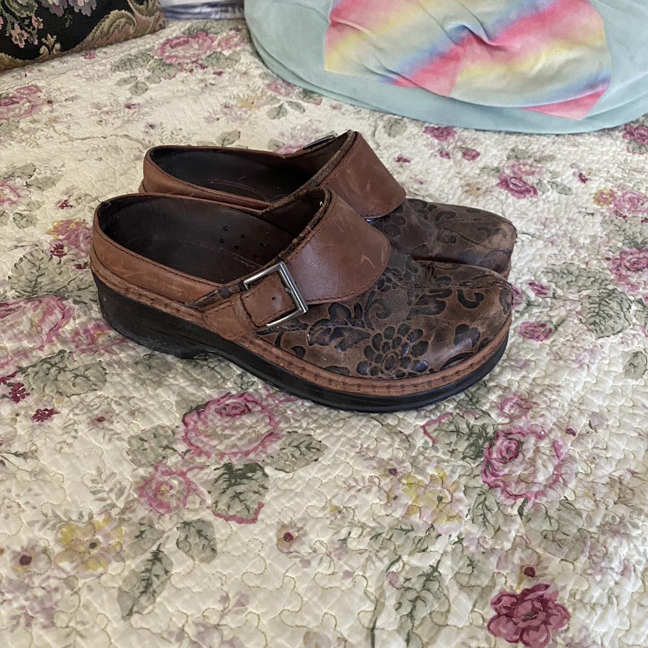 & Other Stories Women's Brown Clogs (2)