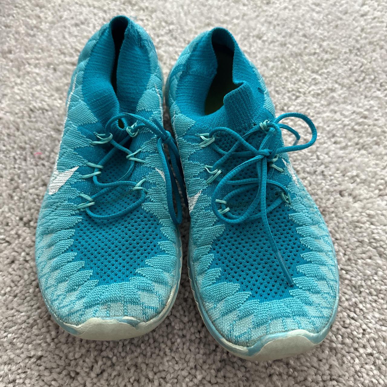 nike flyknit racer size 8.5