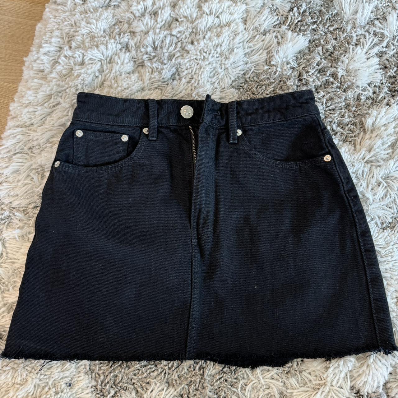 Black denim skirt outfit zara best sale