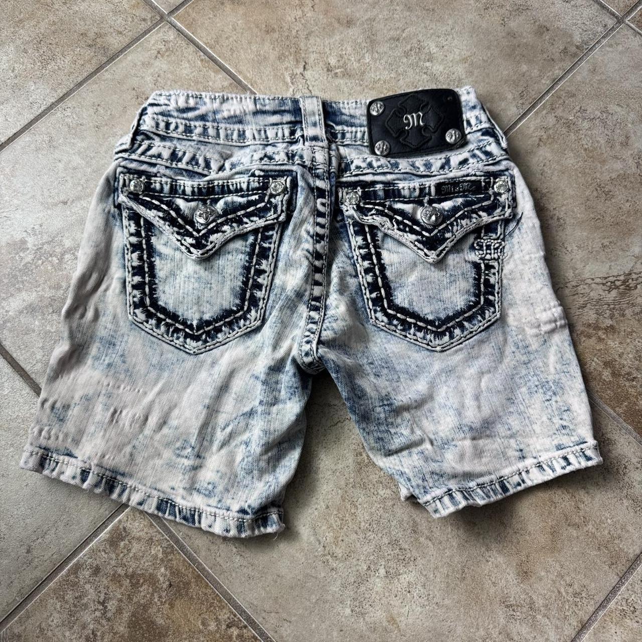 item listed by gemzthrifty
