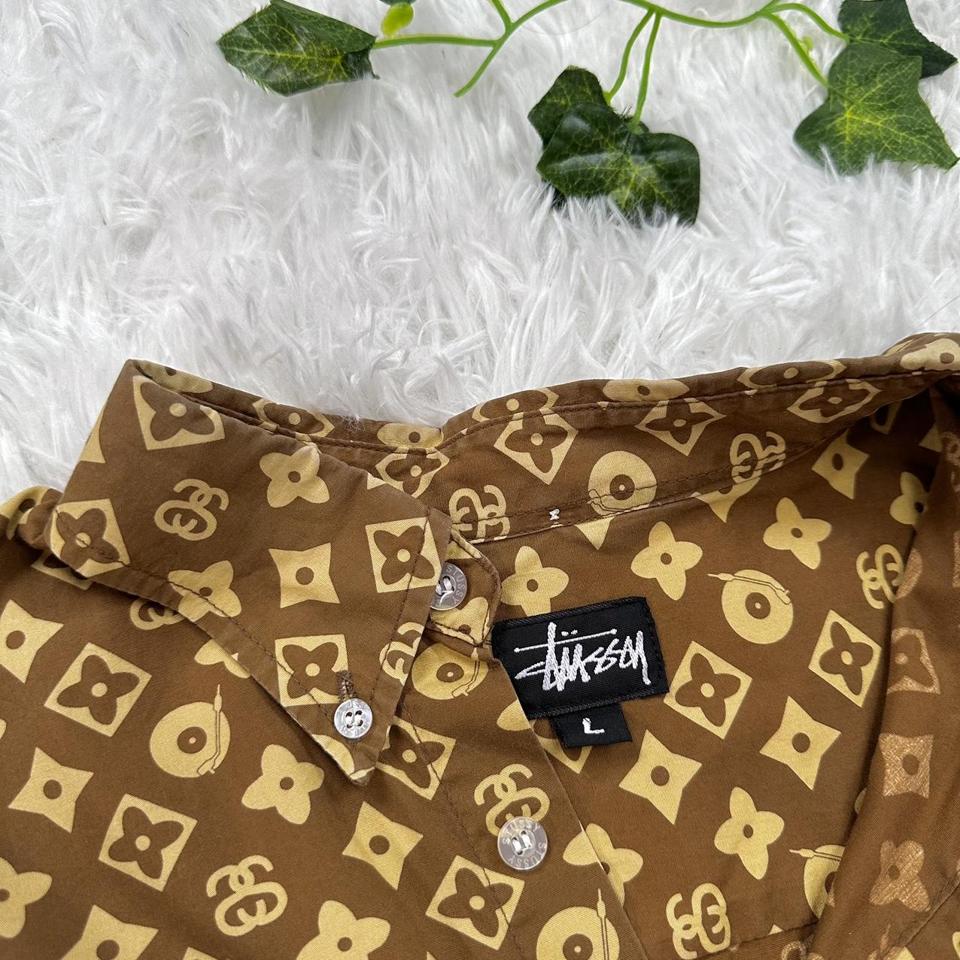 Early 2000s (I think) Stussy DJ LV Monogram Button Up goes crazy