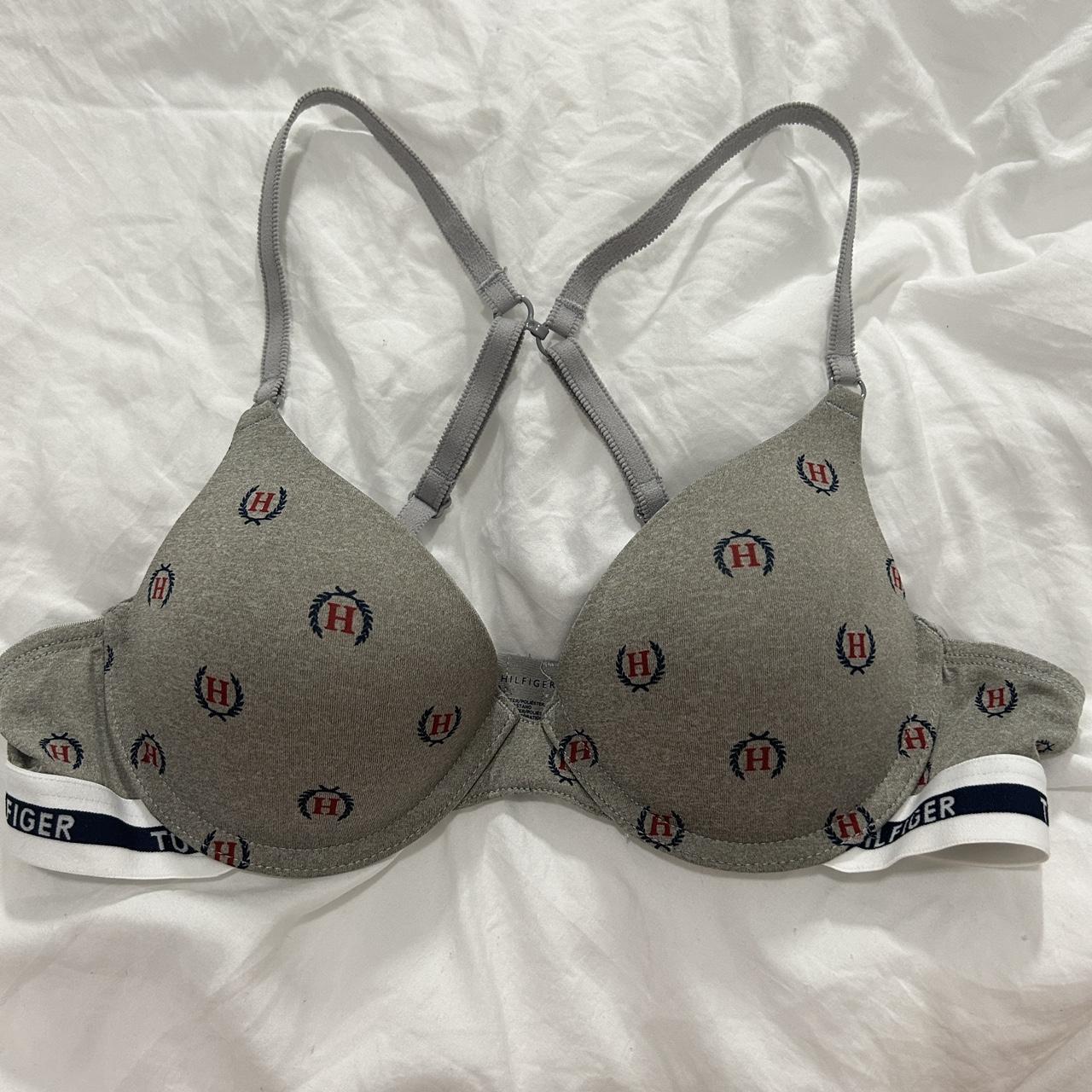 Tommy Hilfiger Push-Up Bras 34A comes with one - Depop