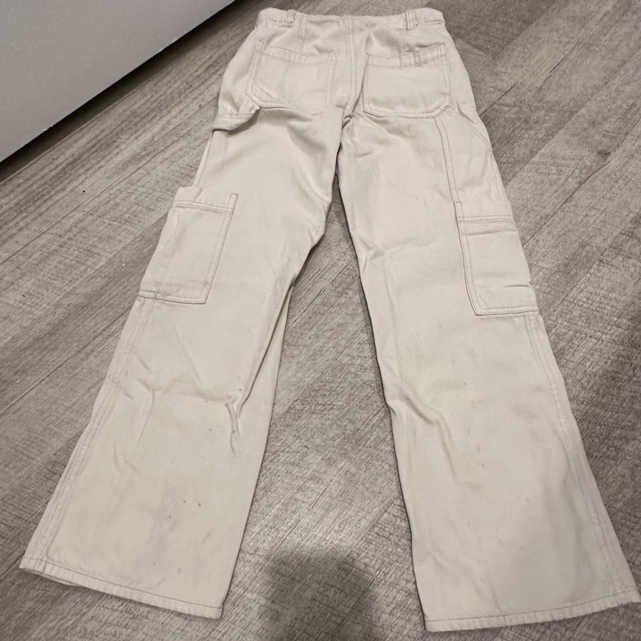 ☕️beige H&M cargo pants☕️ Size 2 Waist 13in Top to... Depop