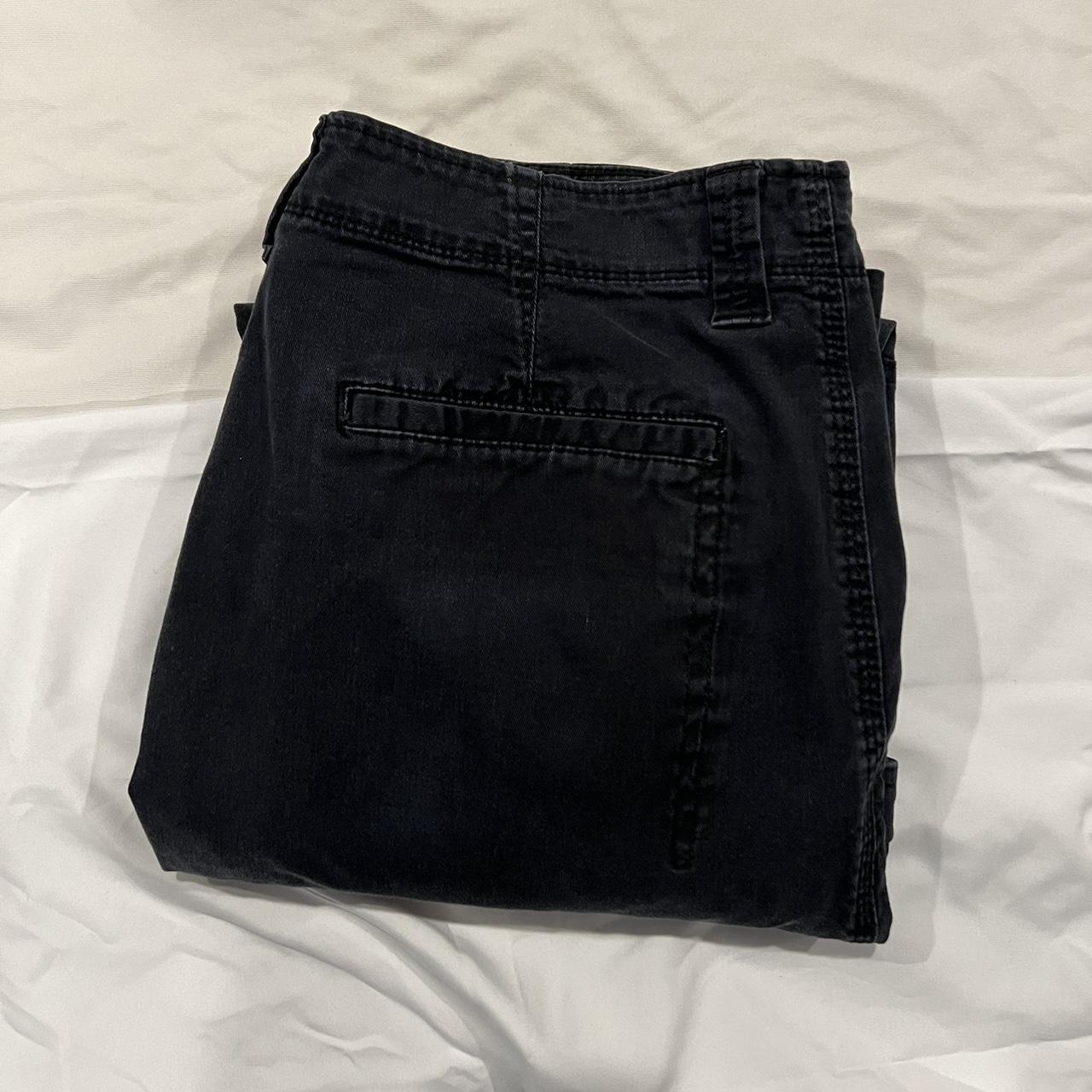 Wrangler relax fit cargos size: 32 X 32 ( can fit a... - Depop