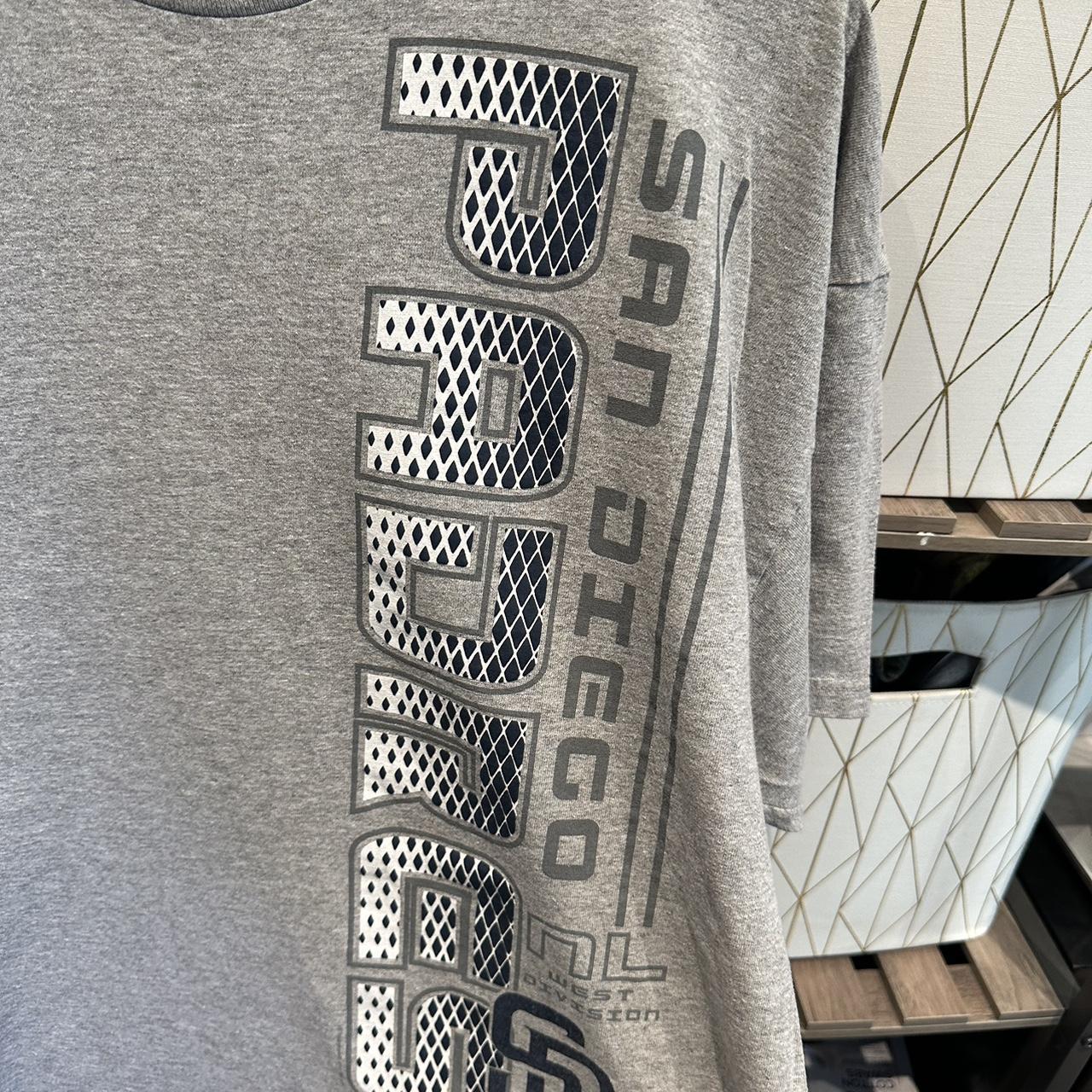 Y2K San Diego Padres long sleeve No flaws Extra - Depop