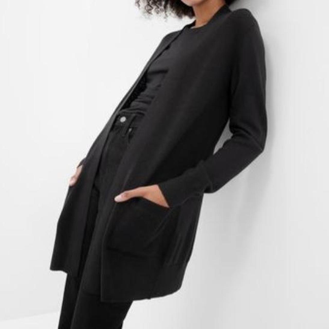 Gap Women's Black Cardigan Depop