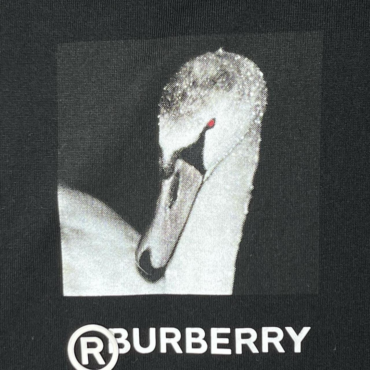 Tシャツ・カットソー BURBERRY SWAN PRINT T-SHIRT Burberry Swan Graphic T-Shirt, Size X-Small 8077611