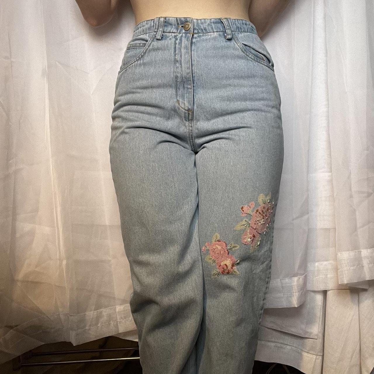 Beautiful sale Vintage Embroidered mom Jean