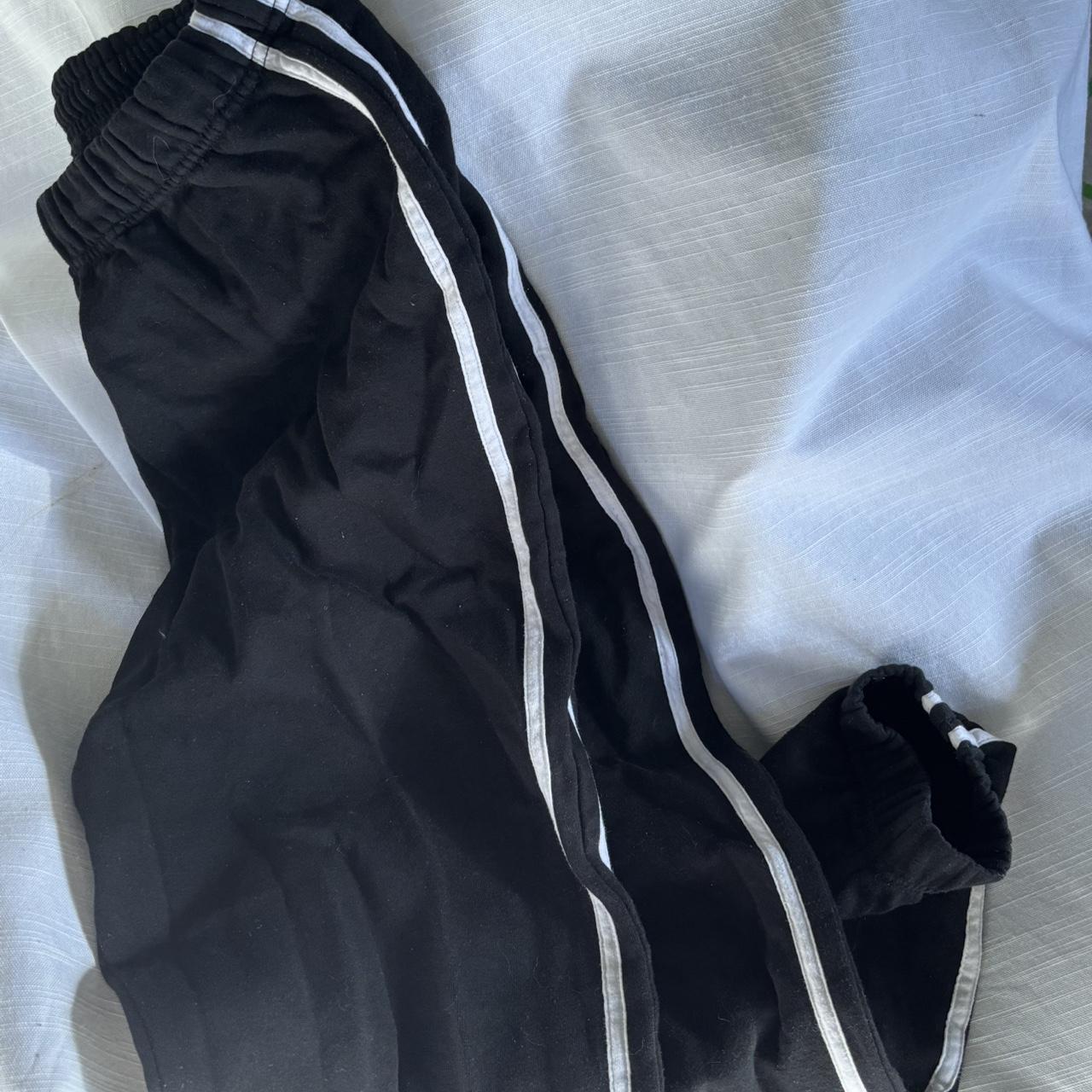 item listed by abs_clothesforsale