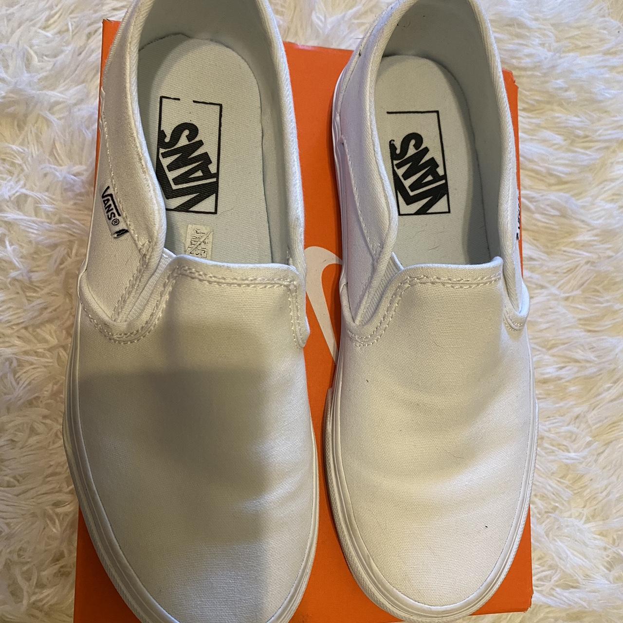 White slip on clearance vans womens size 7