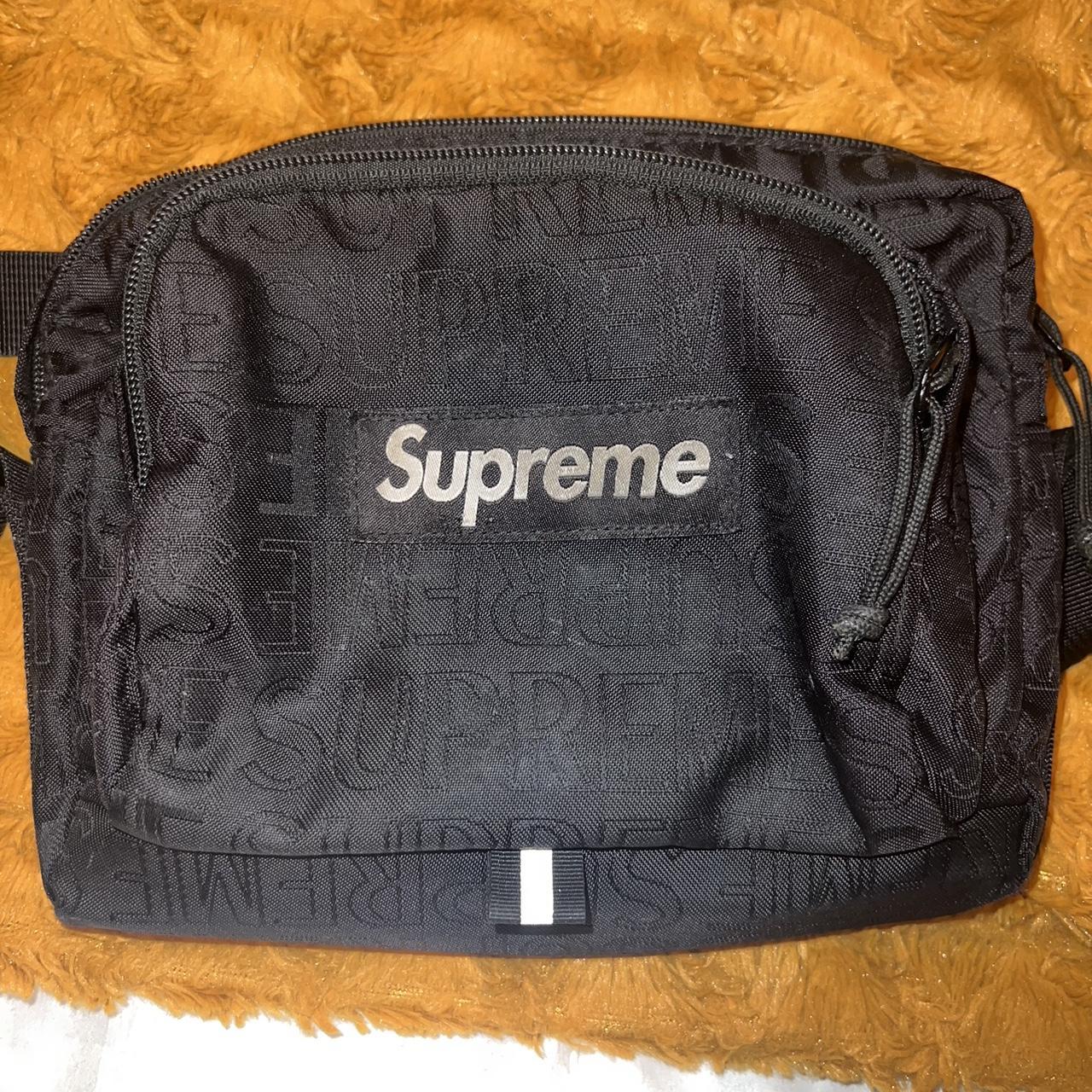 Used supreme hotsell shoulder bag