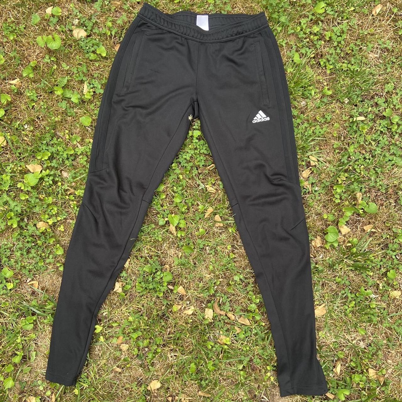 Adidas tracksuit bottoms hot sale with zip pockets