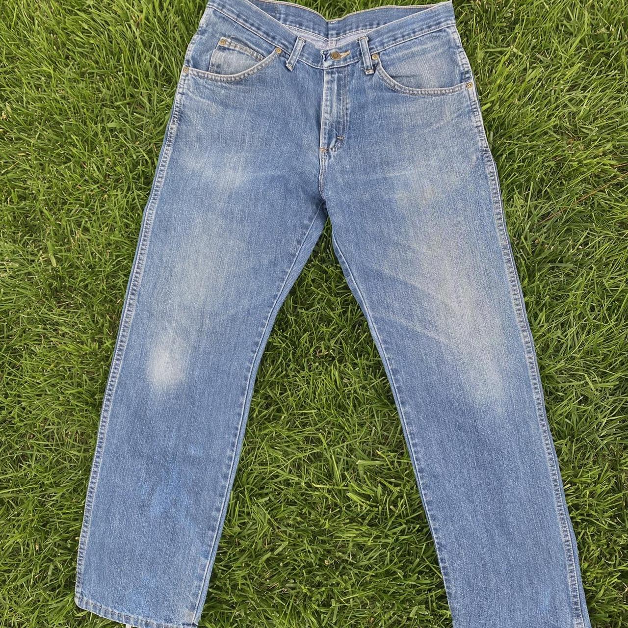 Wrangler Straight Jeans Size 33x30 (fits size... - Depop