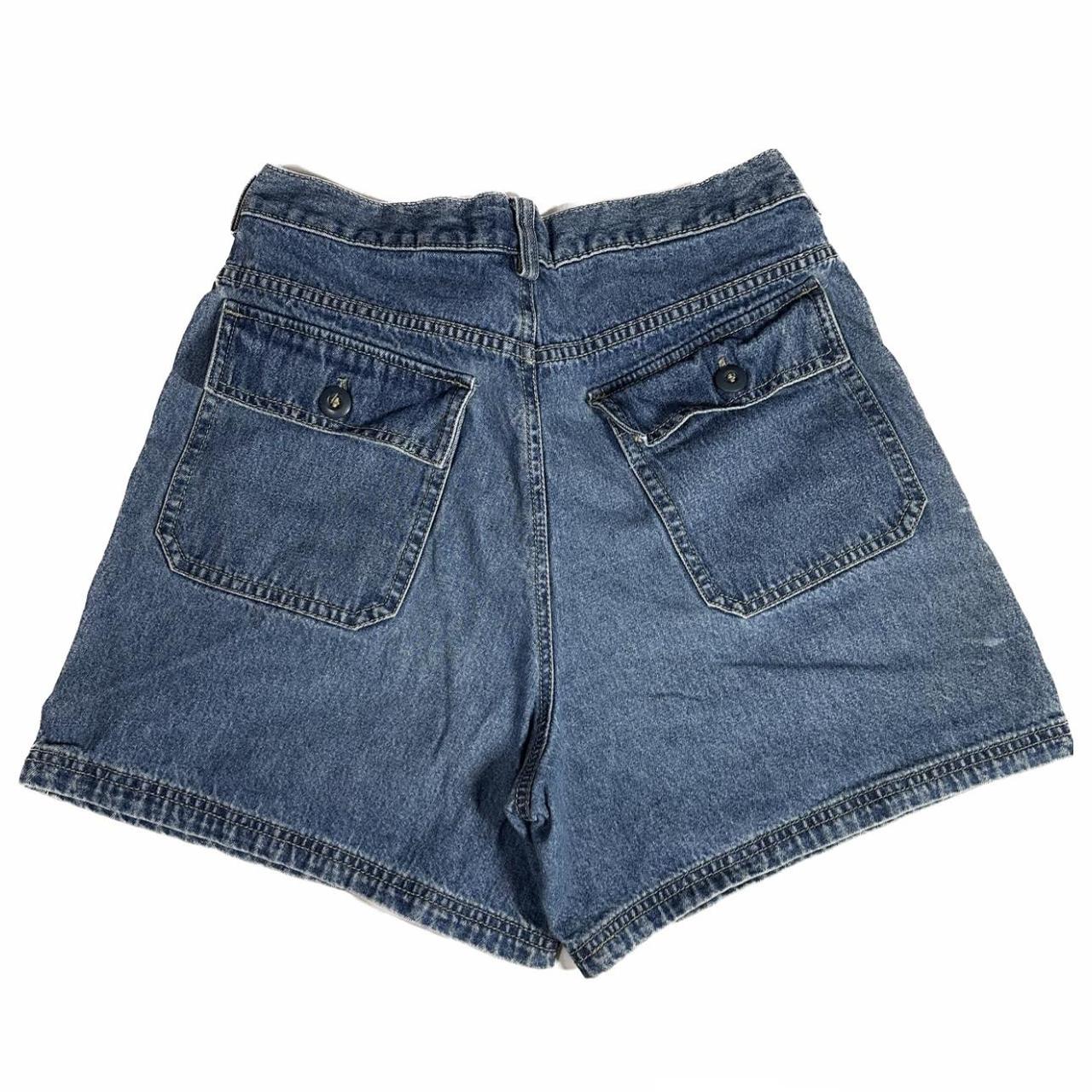 Union Bay Women's Navy and Black Shorts | Depop