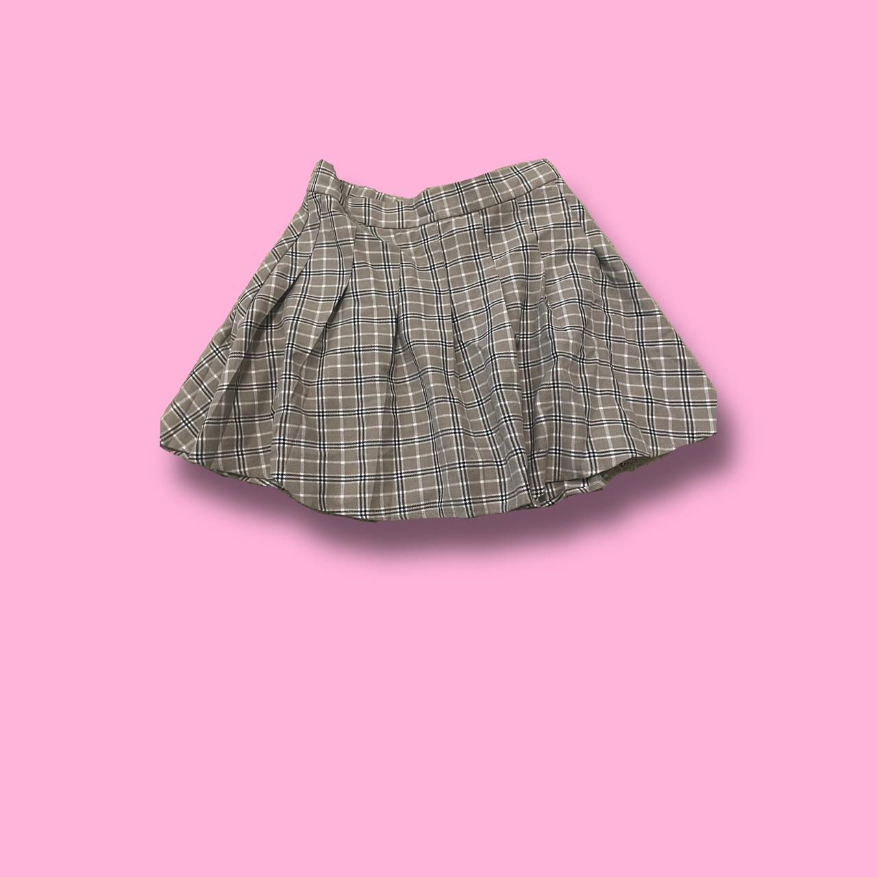 Garage Women's Tan and White Skirt Depop