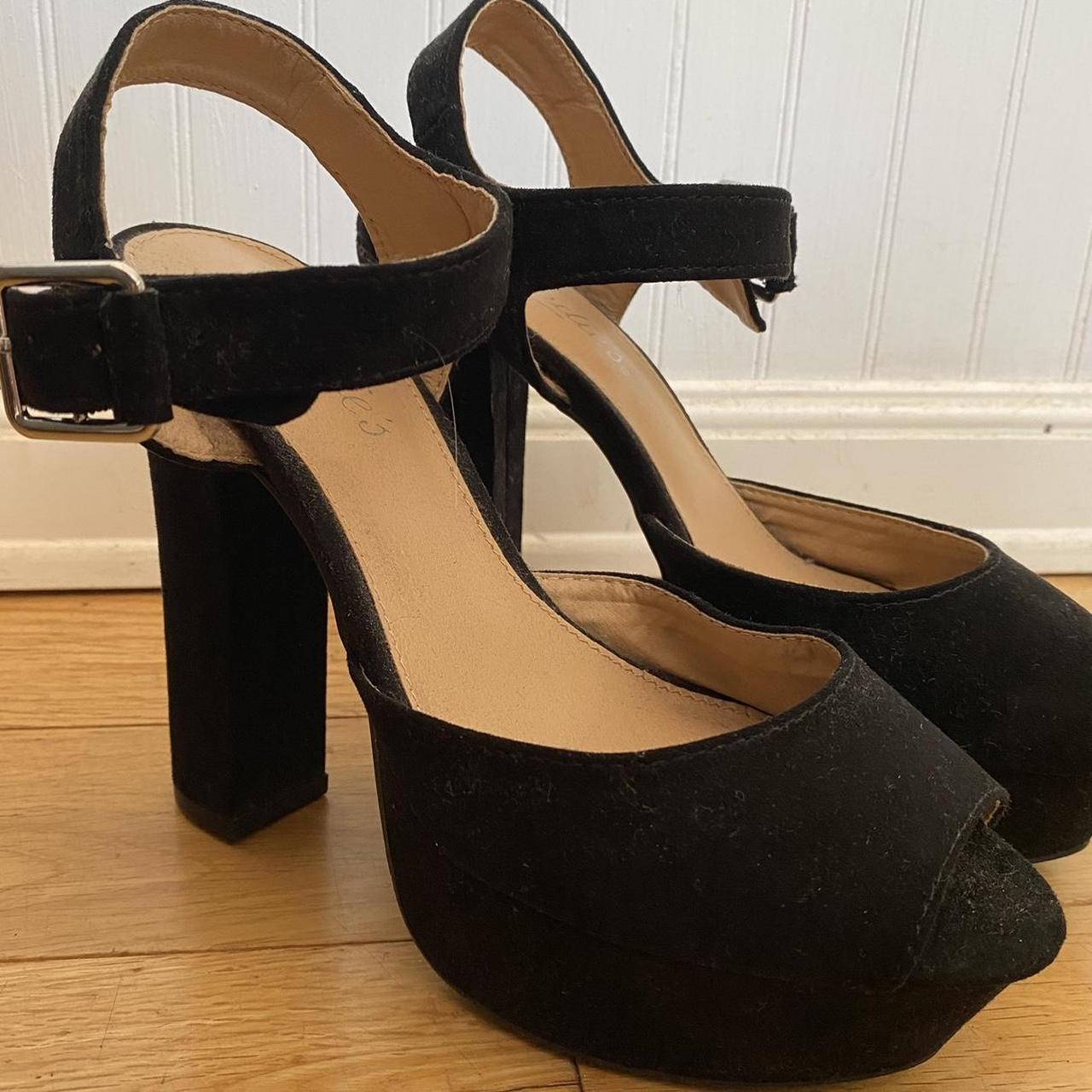 Black velvet chunky outlet heels