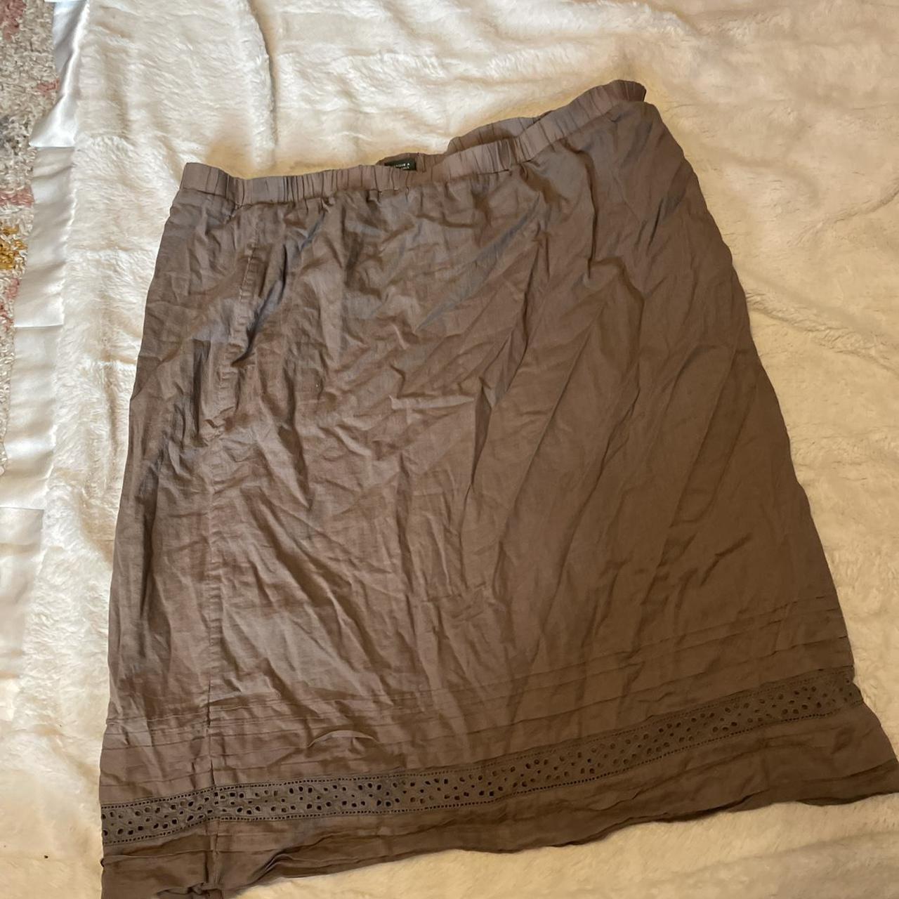 Tommy Bahama Brown Skirt Size Medium - Depop