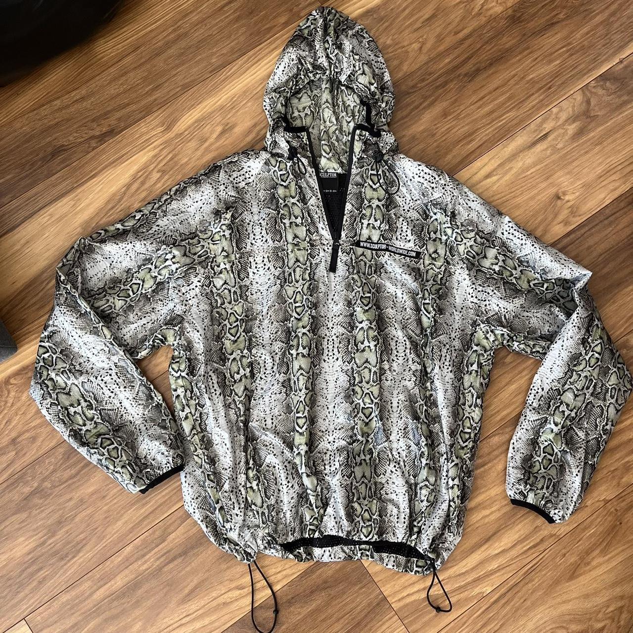 Glossy Petterned Anorak Pullover