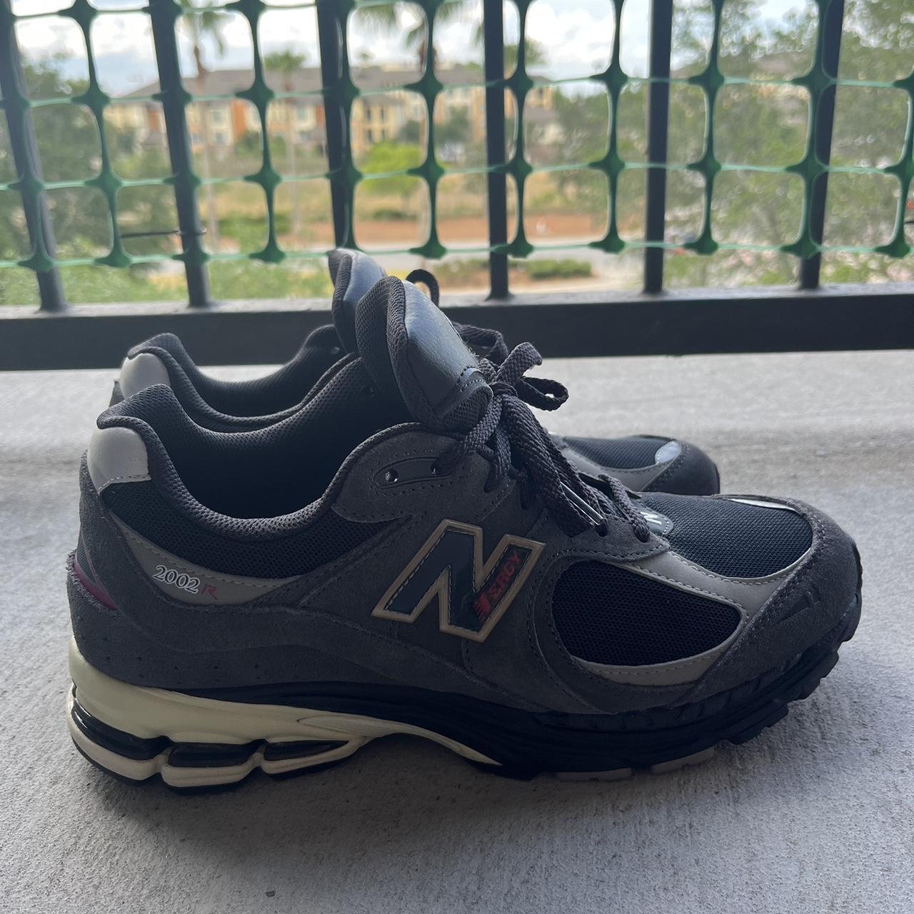 mens black new balance trainers