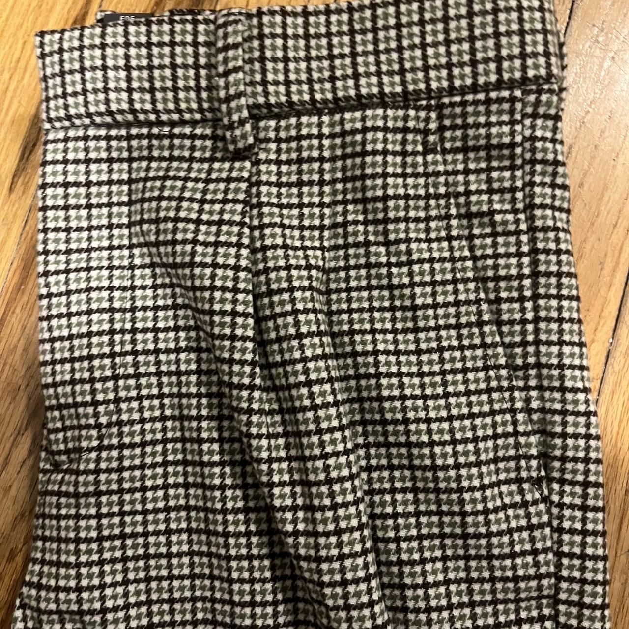 H&m Pleated Trousers Men Size: Medium  Fits Like A - Depop