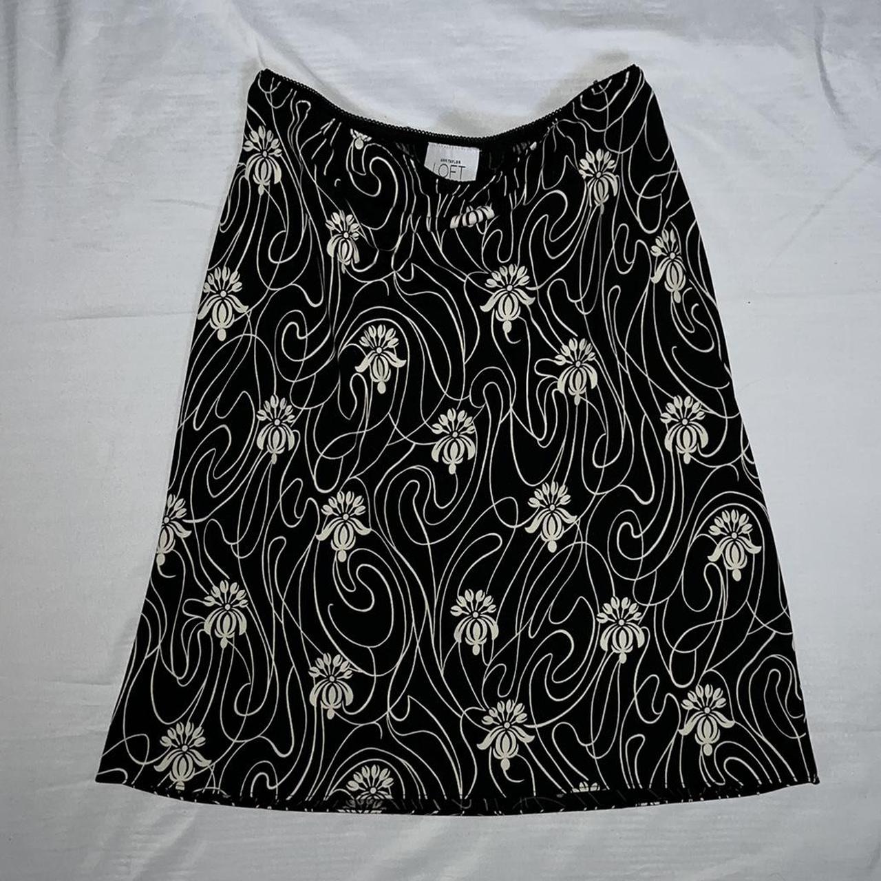 Black and white floral midi skirt by Ann... - Depop