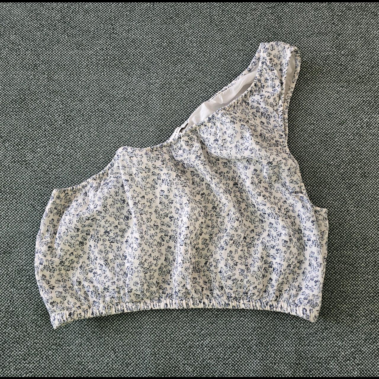 item listed by gaby_09
