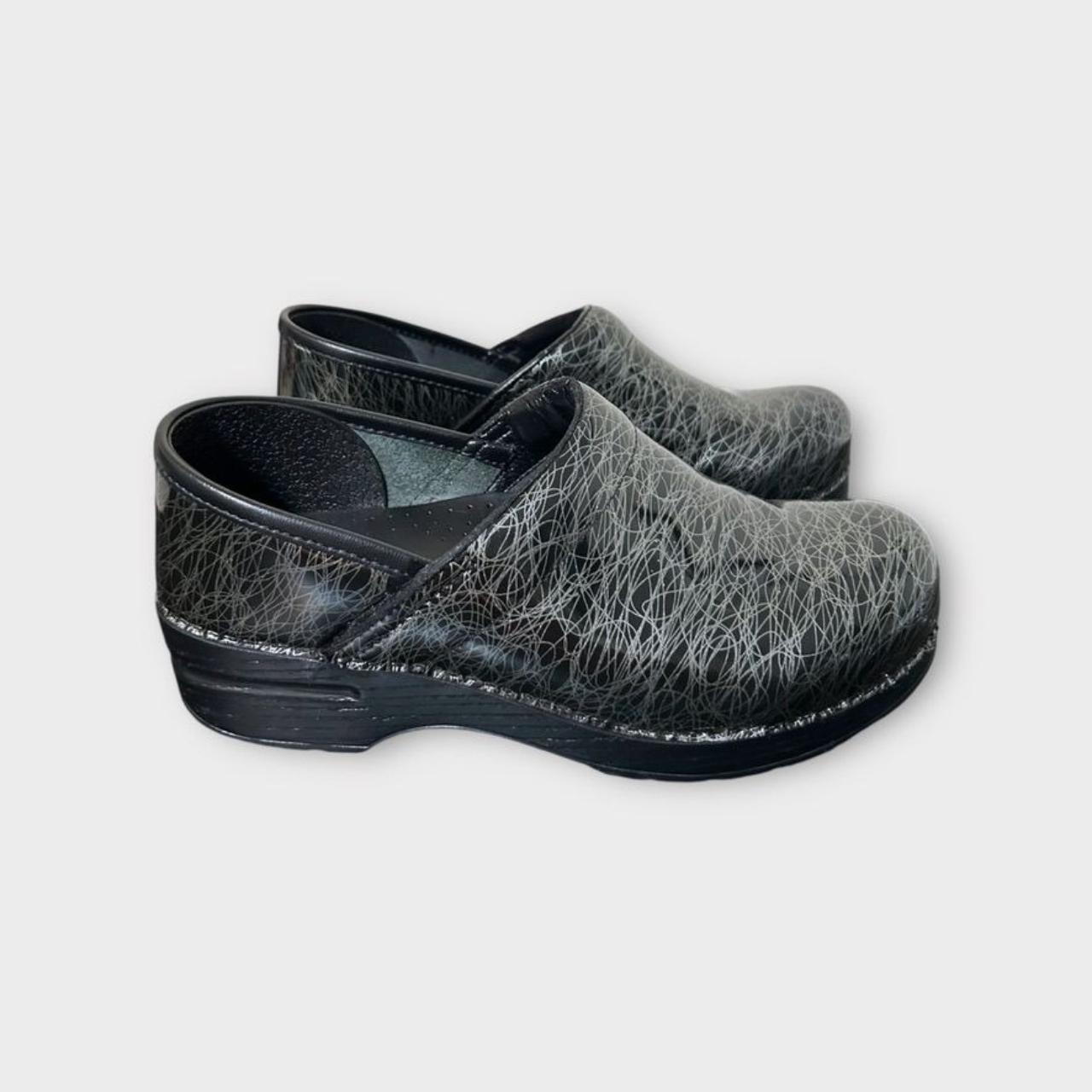 Dansko shops clogs 39