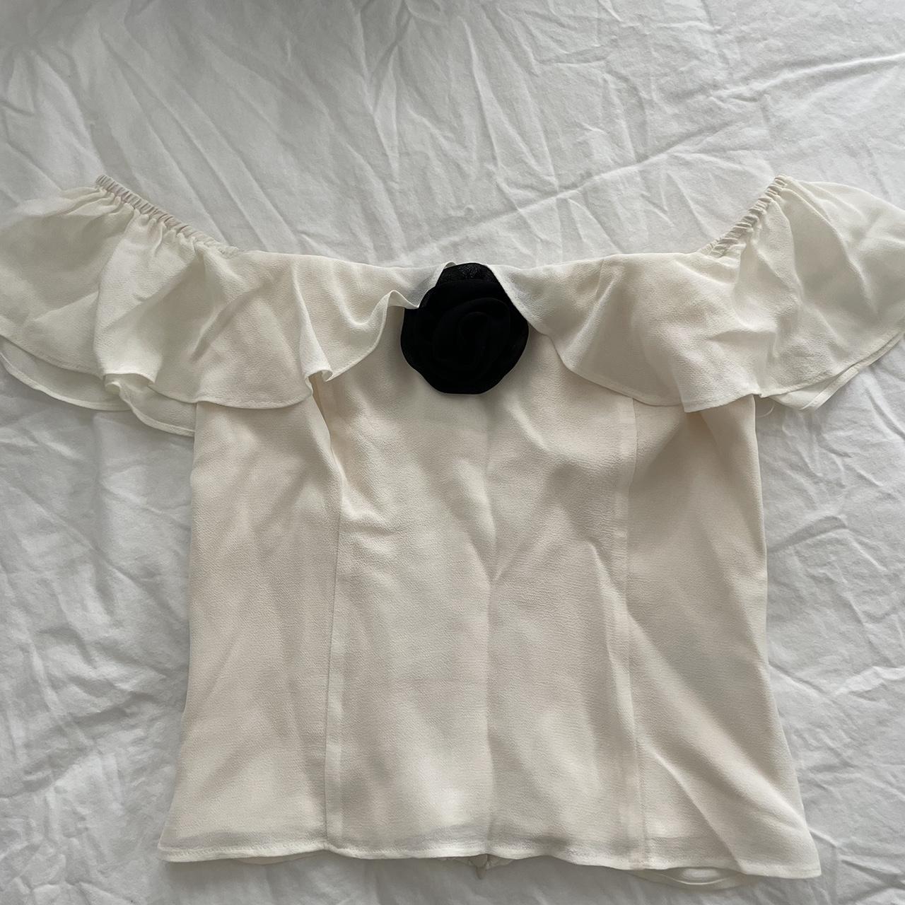 REFORMATION TOP -can be off the shoulder -bought... - Depop