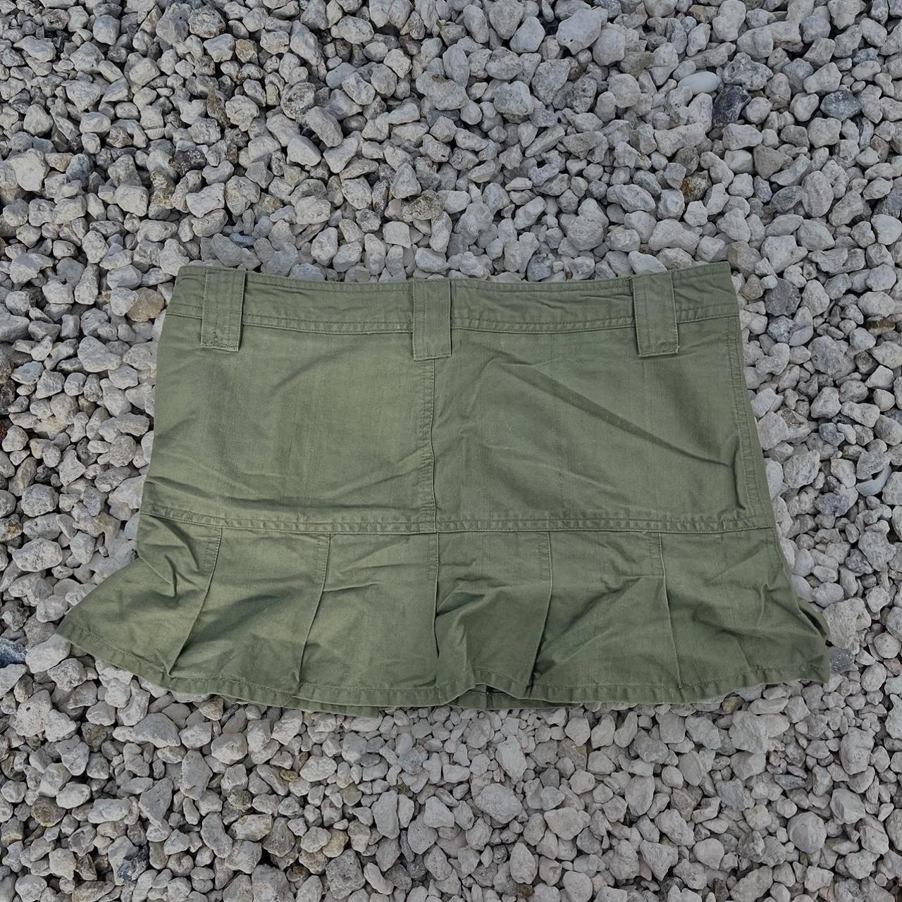 Miso Women's Green Skirt (3)