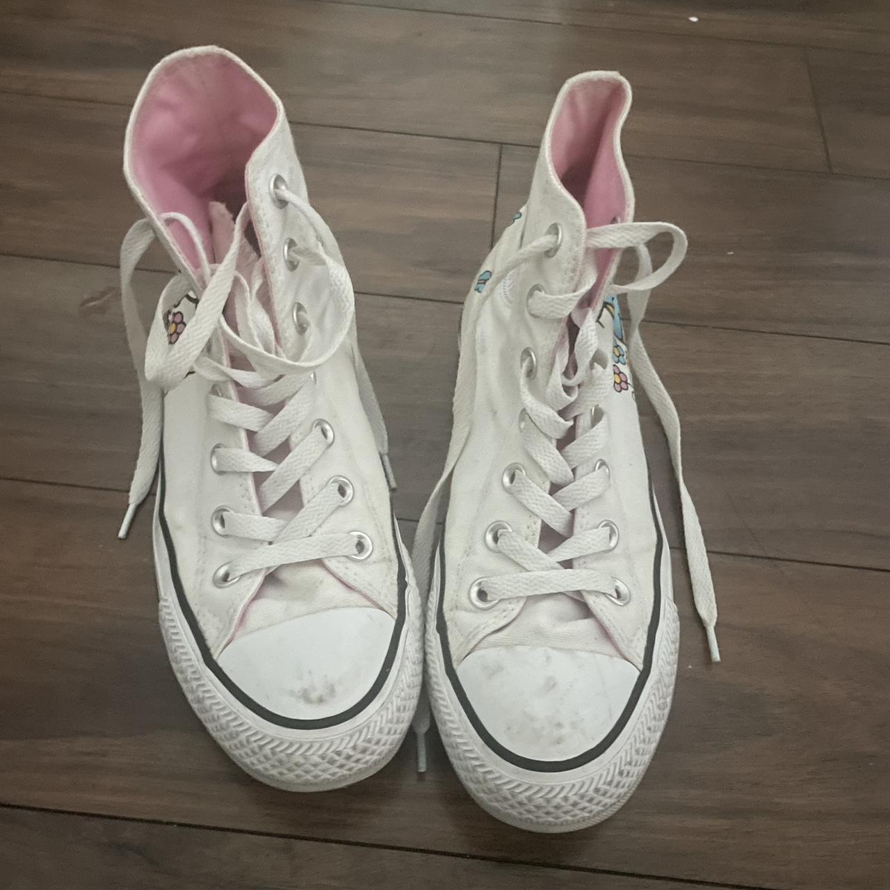 Womens 7 hello kitty converse - Depop