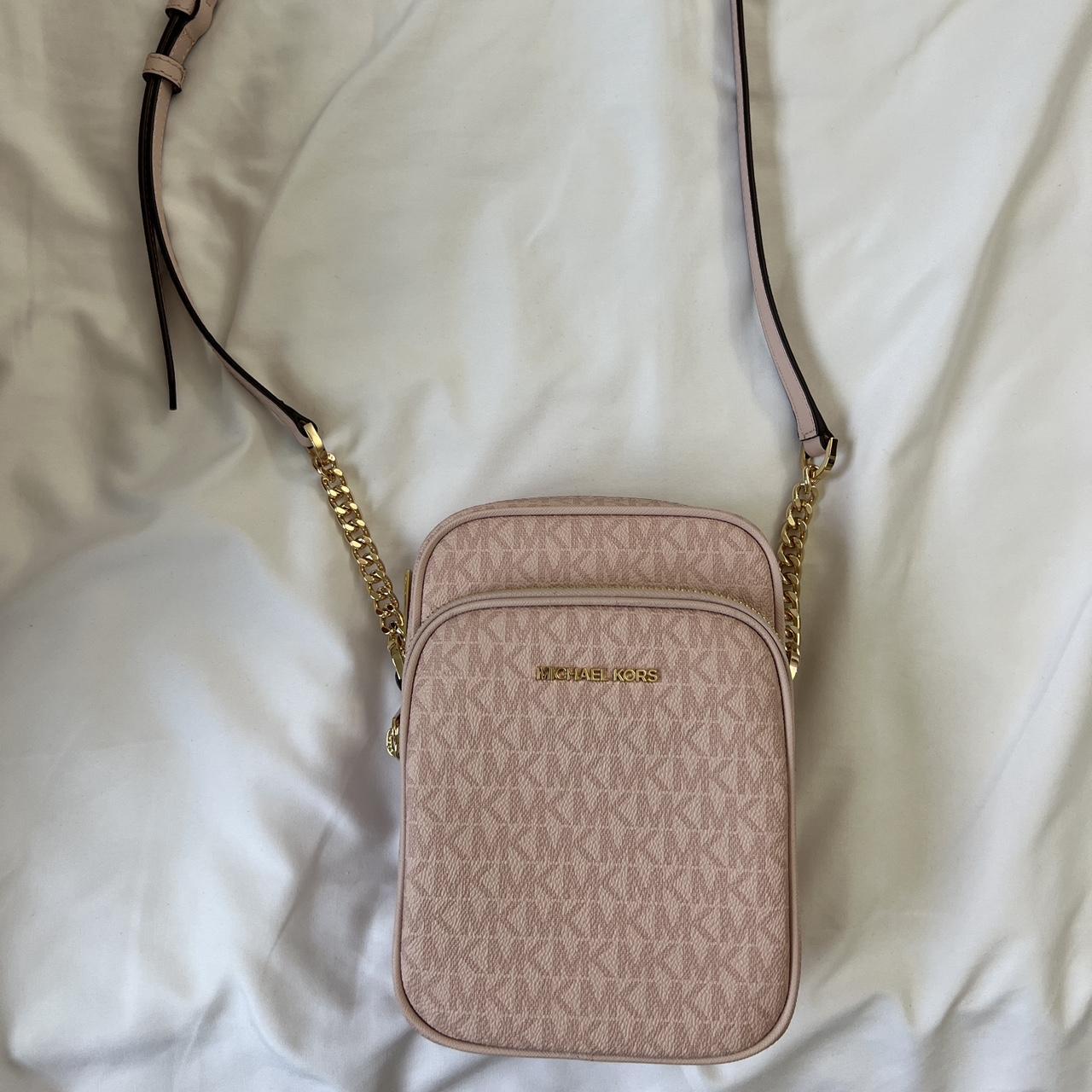item listed by uyenvtnguyen