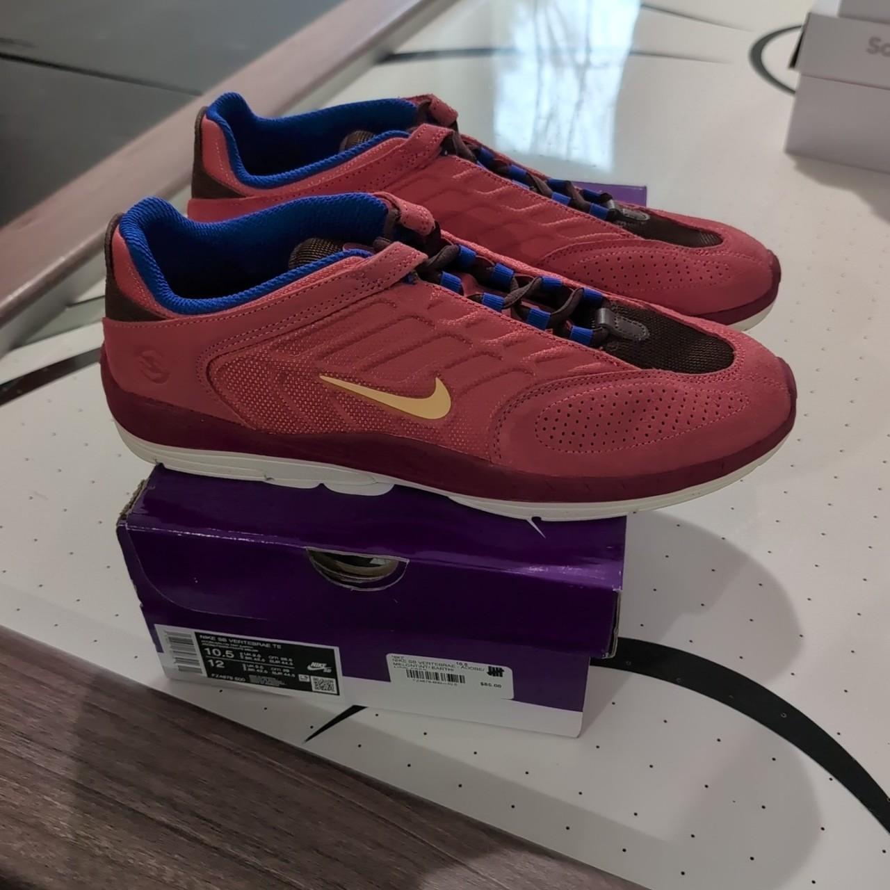 mens nike burgundy trainers