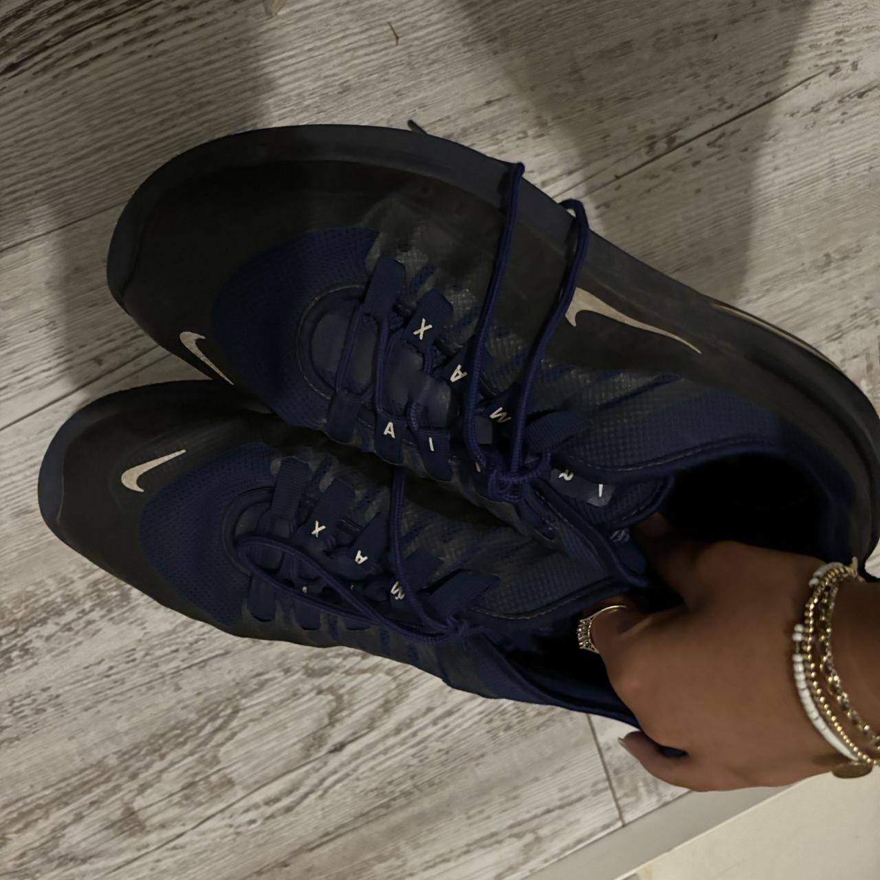 junior navy nike trainers