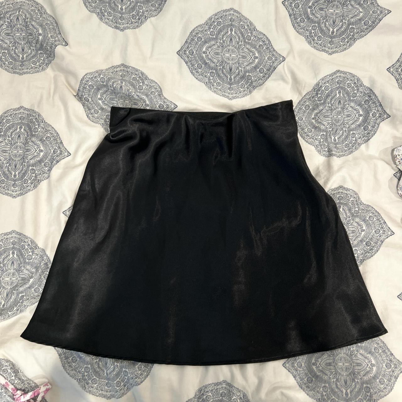 Black satin skirt forever 21